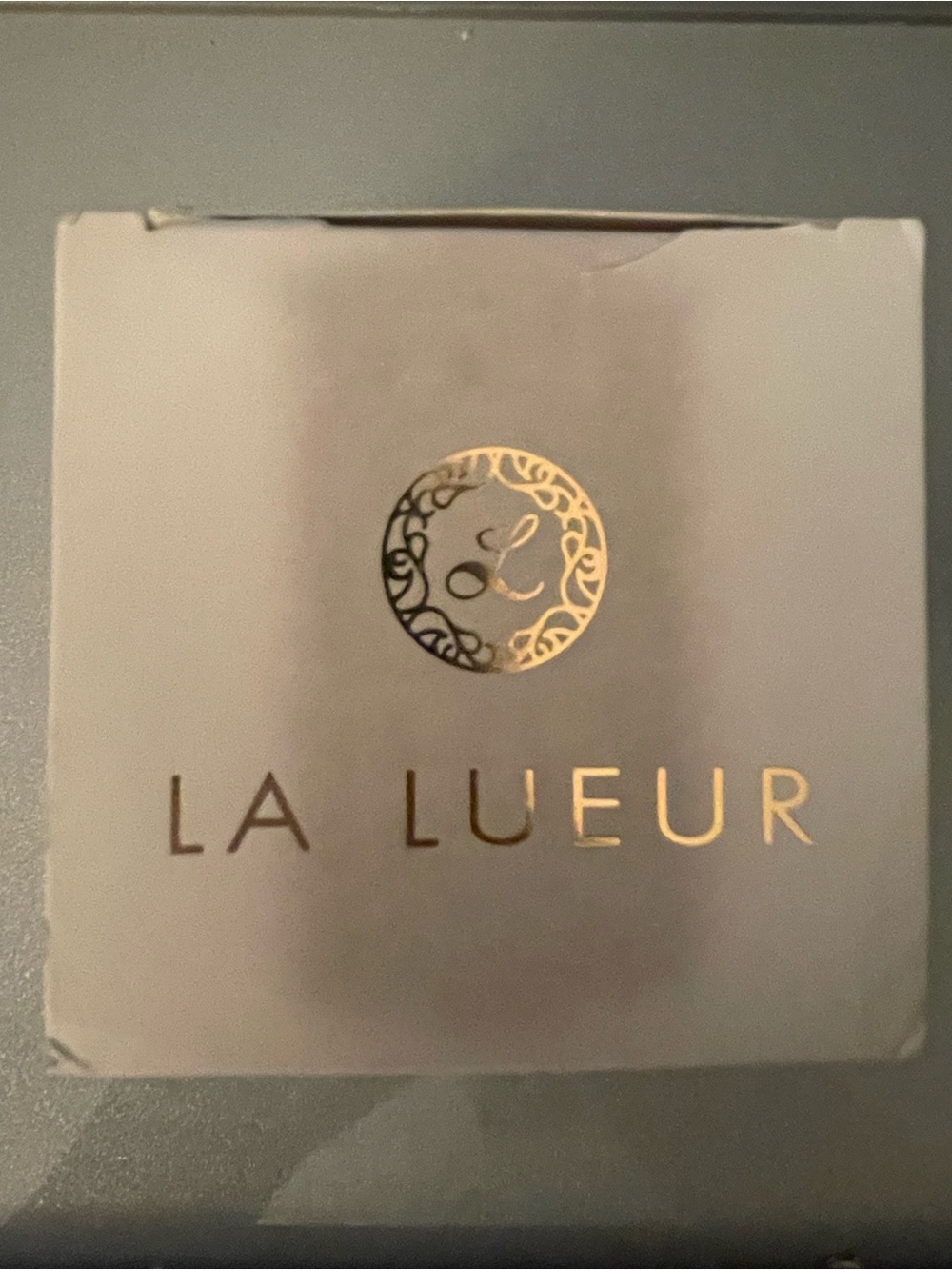LA LUEUR Black Currant Vetiver Coconut Wax Scented Candle 8oz Luxury Gift NIB - Picture 6 of 7